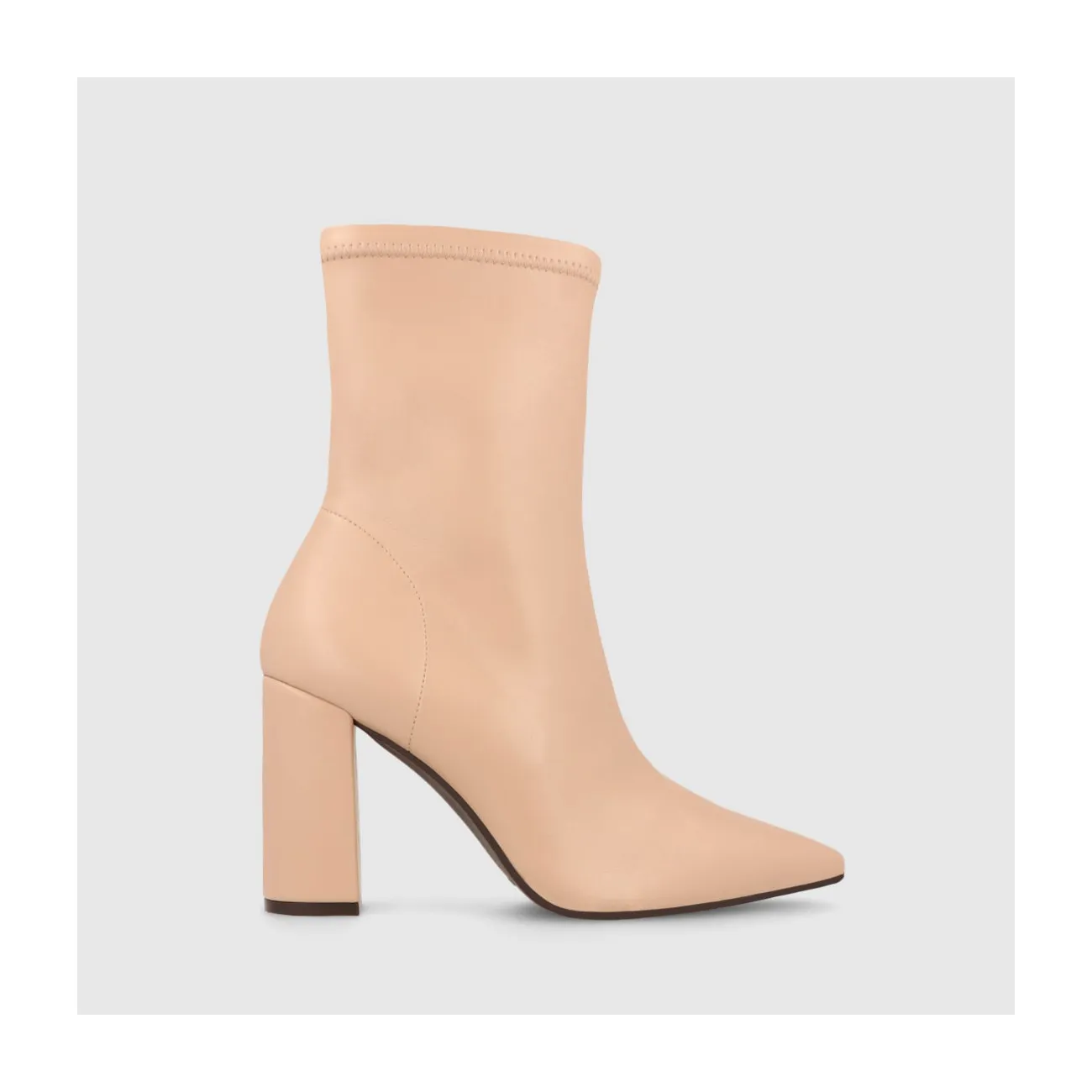 Bottines nude effet cuir élastique pour femme avec détail de surpiqûres sur le devant | Chaussures femme LODI en ligne.