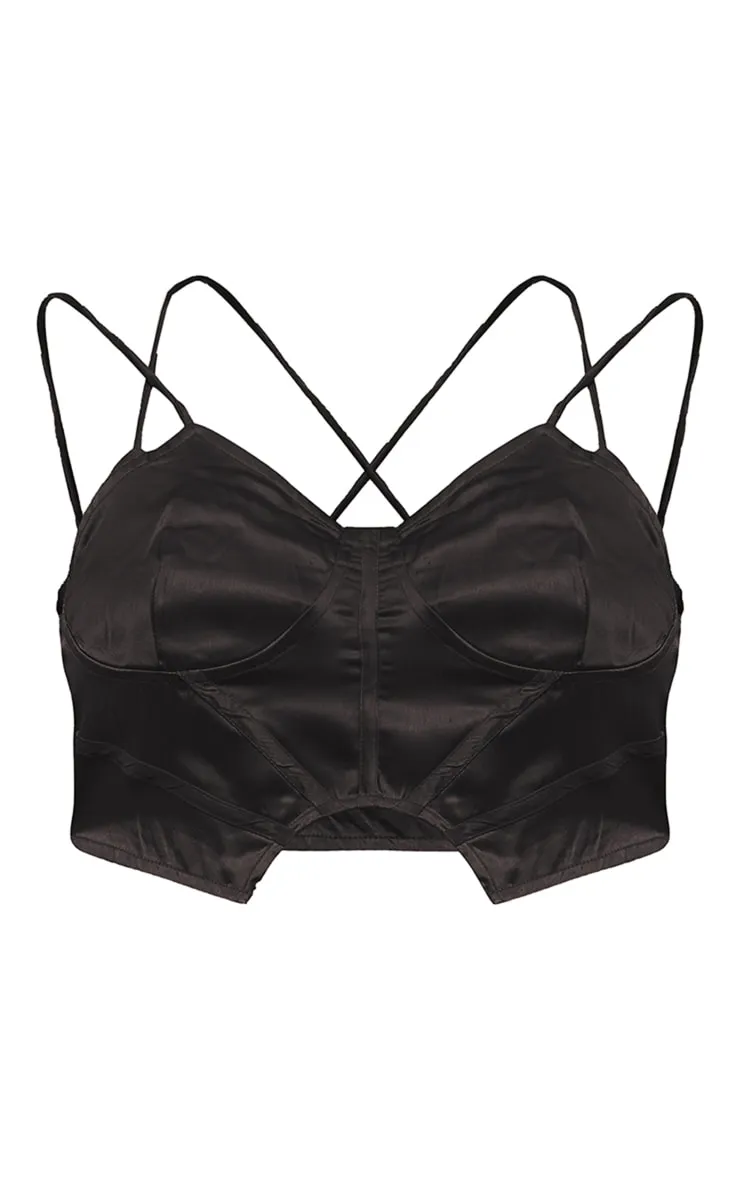 Ensemble de pyjama court noir satiné à détail corset