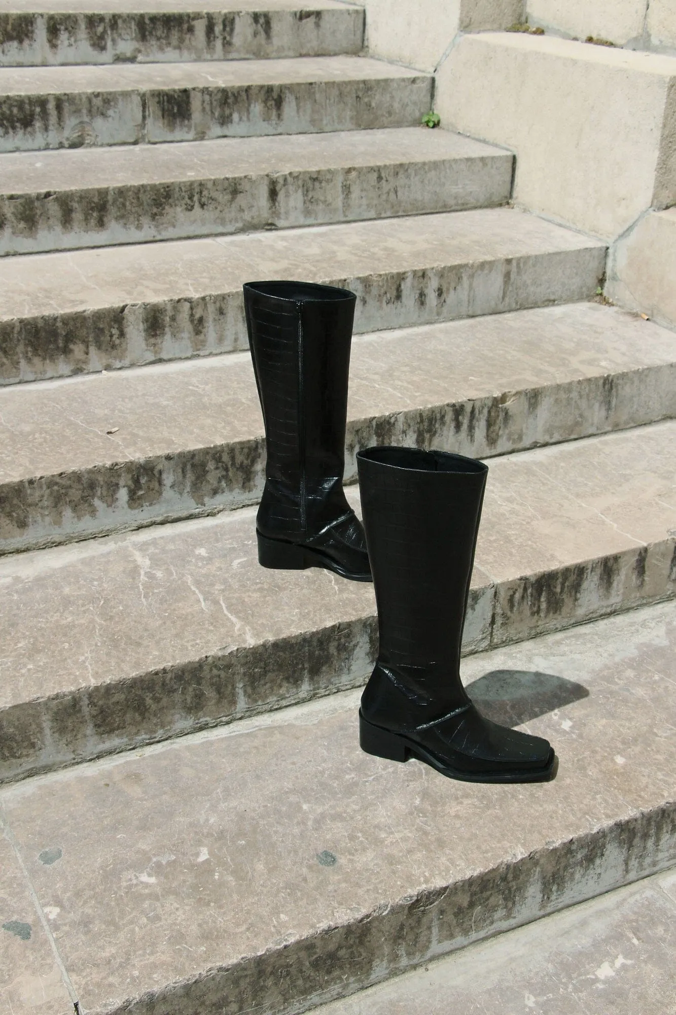 ISERAN - Bottes hautes talon et bout carré en cuir effet croco Noir