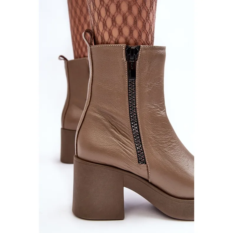 Lemar Littosa Bottines Lemar Littosa en cuir beige foncé sur un talon massif avec fermetures éclair