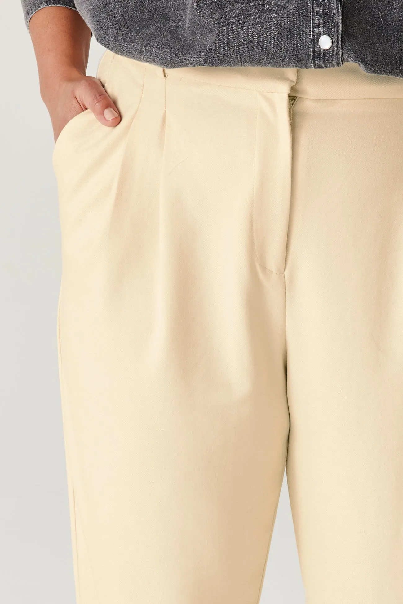 Pantalon carrot taille haute - Beige