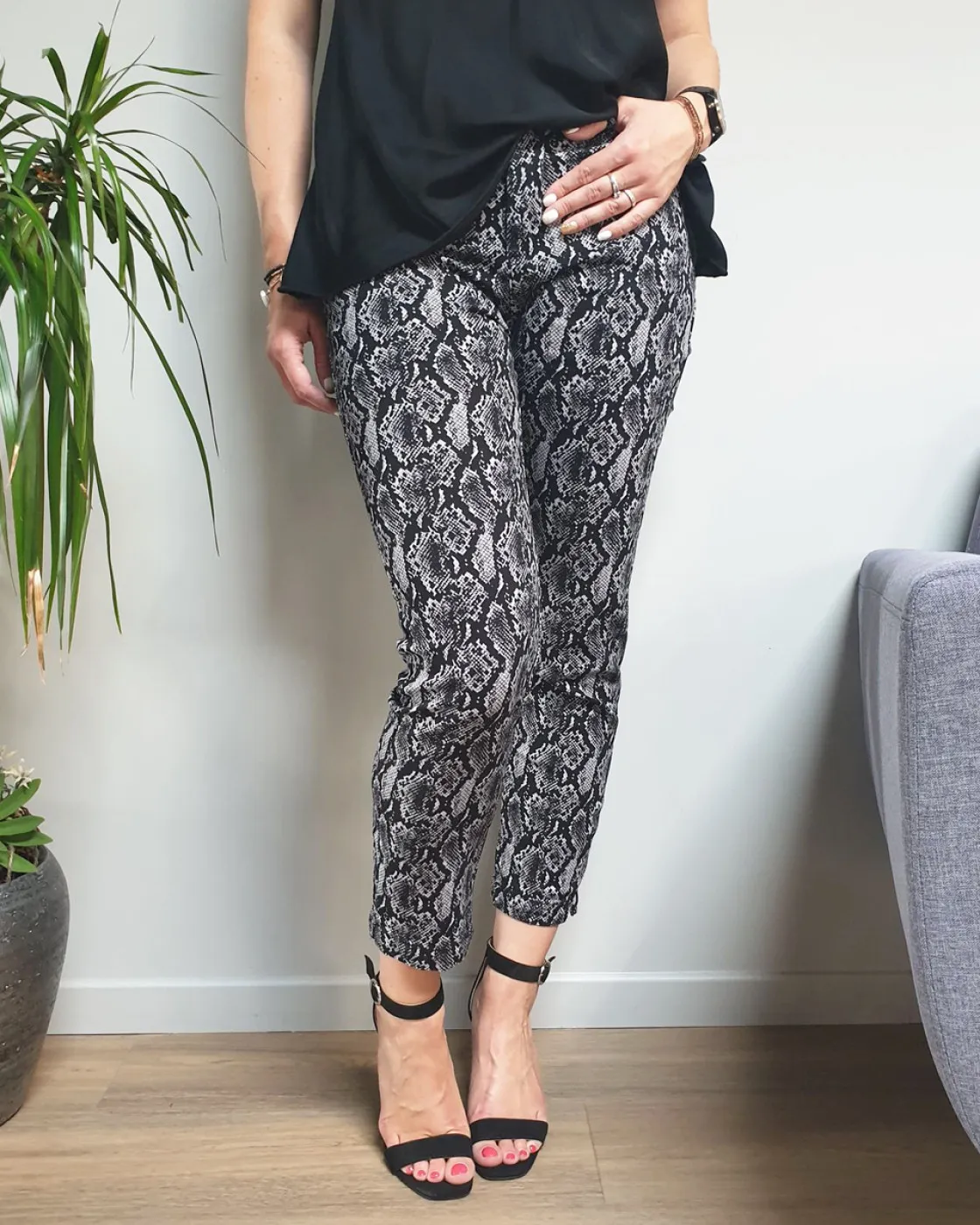 Pantalon femme python slim noir et gris 7/8