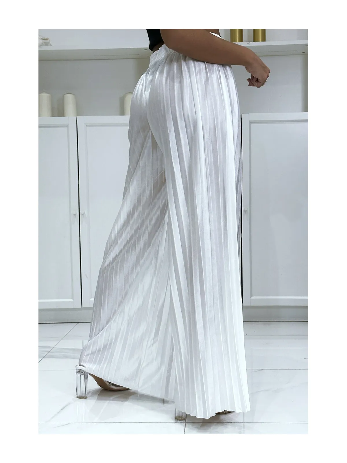 Pantalon palazzo plissé blanc satiné