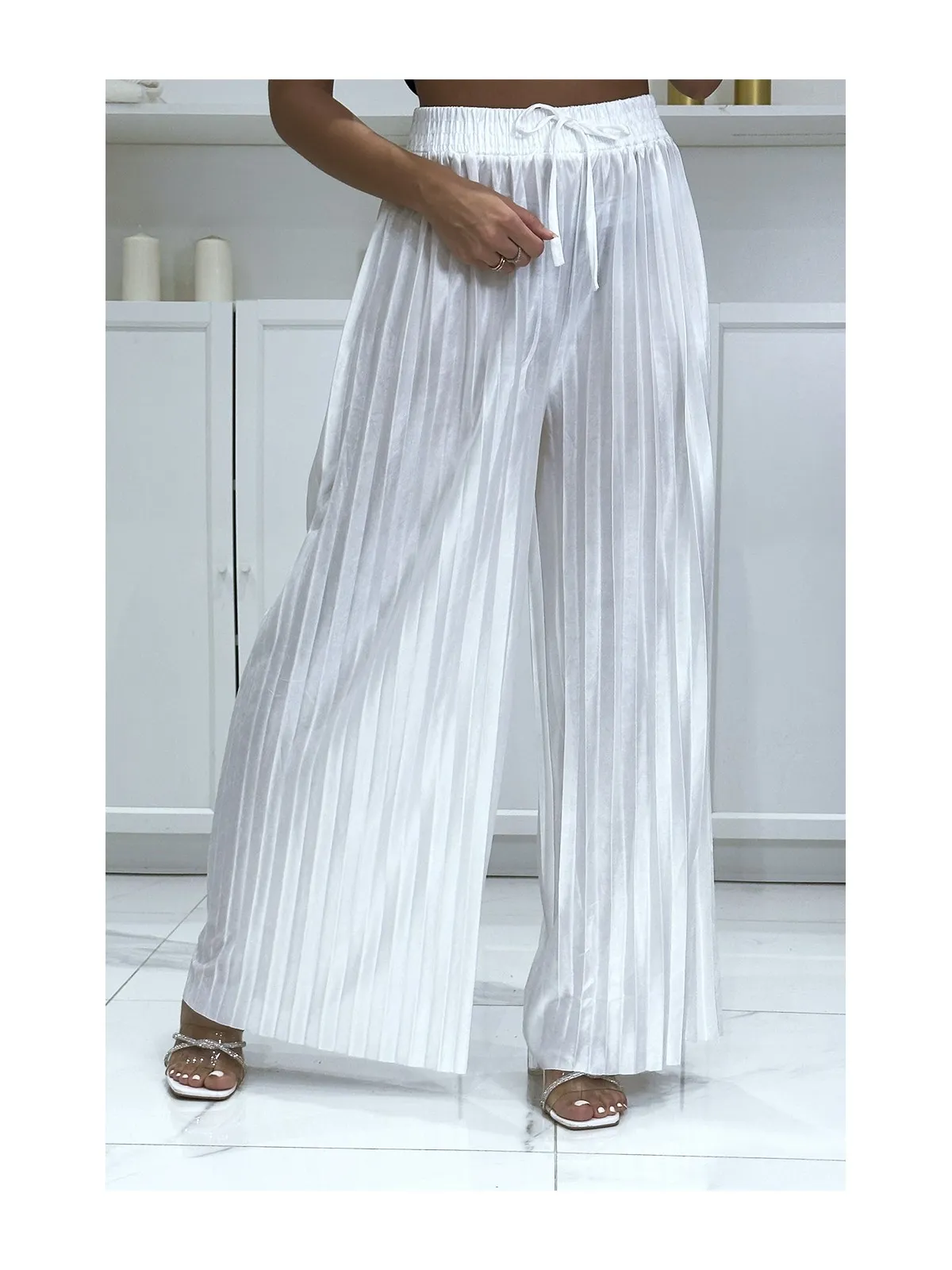 Pantalon palazzo plissé blanc satiné