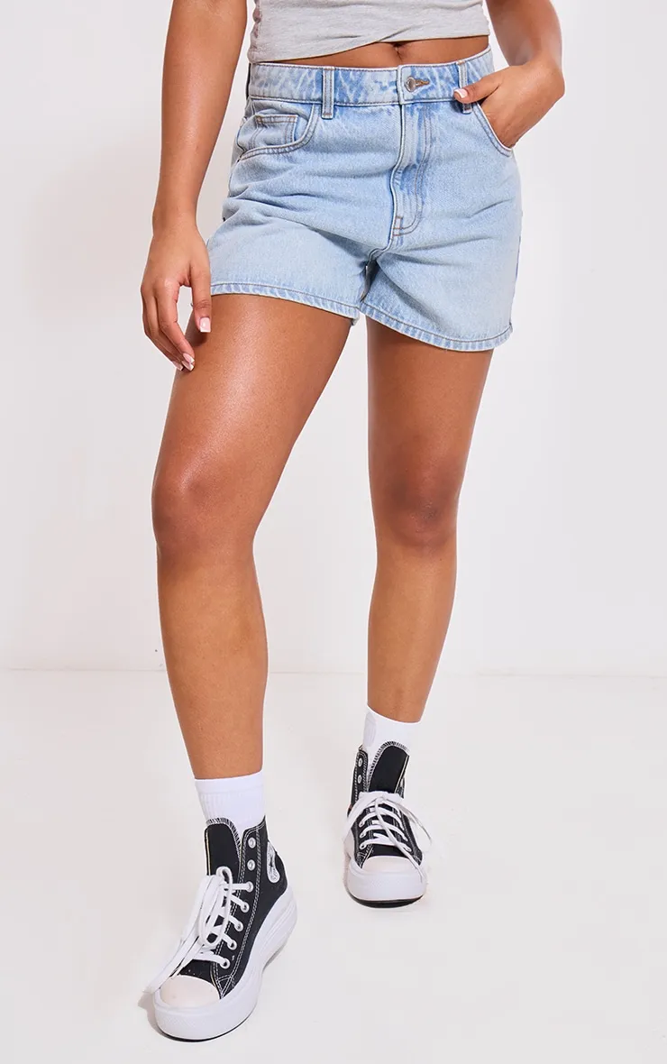 PRETTYLITTLETHING Short mom en jean bleu clair