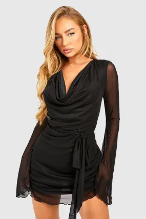 Robe courte en mesh à manches évasées