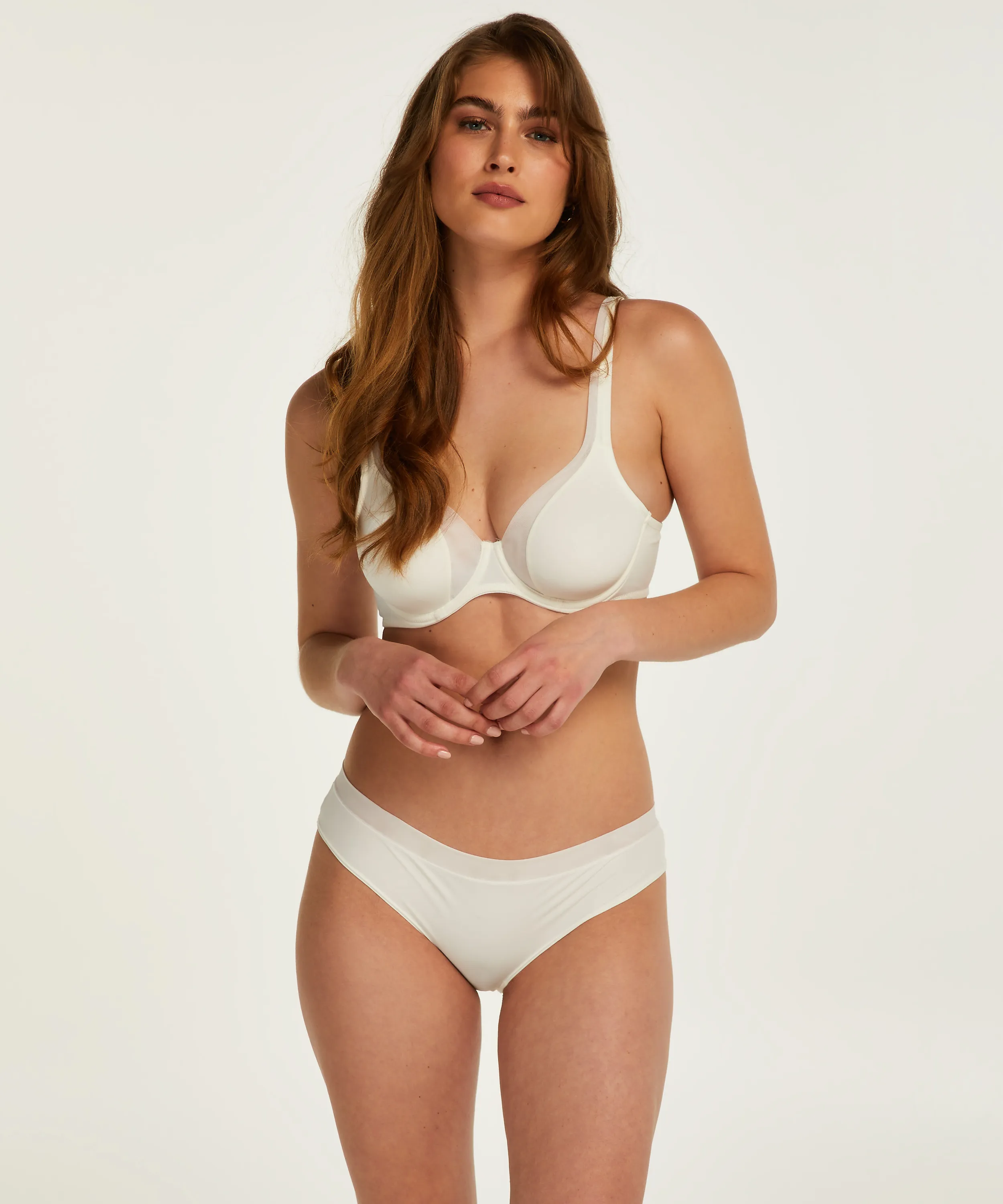 Soutien-gorge à armatures non-préformé en maille